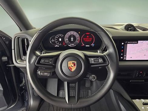 Used 2024 Porsche Cayenne Coupe AWD/4WD image 18