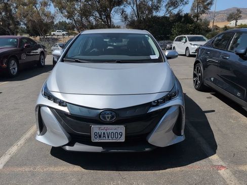 Used 2021 Toyota Prius Prime XLE w/ Carpet Mat Package (TMS) FWD image 7