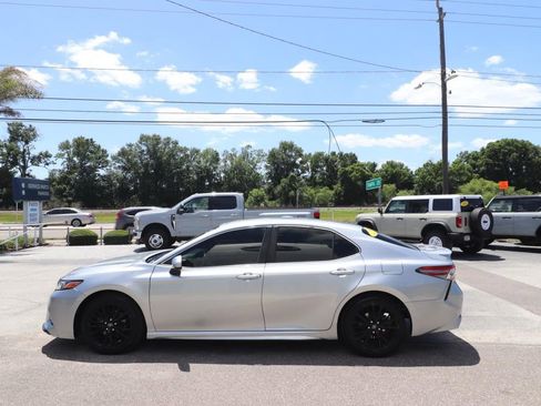 Used 2018 Toyota Camry SE image 5