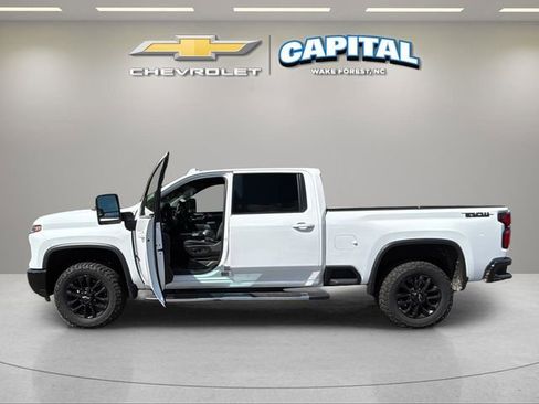 Used 2025 Chevrolet Silverado 2500 LTZ w/ Trail Boss Package AWD/4WD image 2