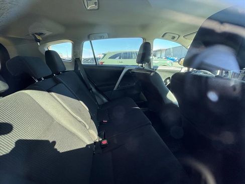 Used 2016 Toyota RAV4 LE image 4