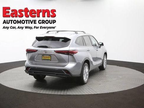 Used 2021 Toyota Highlander Limited AWD/4WD image 44
