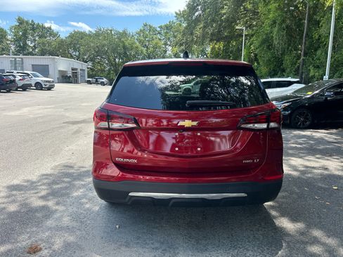 Used 2024 Chevrolet Equinox LT AWD/4WD image 3