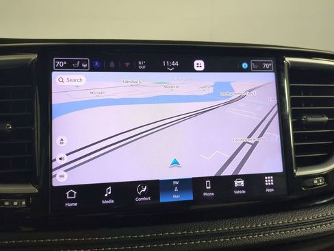 Used 2025 Chrysler Pacifica Limited image 27