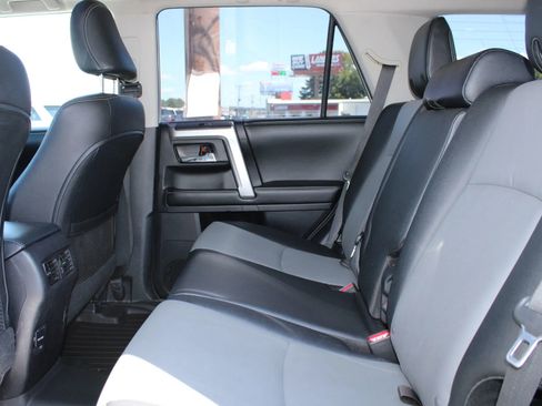 Used 2015 Toyota 4Runner SR5 Premium image 11