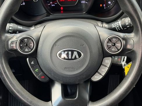 Used 2018 Kia Soul + FWD image 13