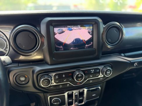 Used 2019 Jeep Wrangler Unlimited Sport AWD/4WD image 36