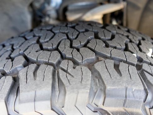 Used 2022 GMC Yukon XL AT4 w/ AT4 Premium Plus Package image 42