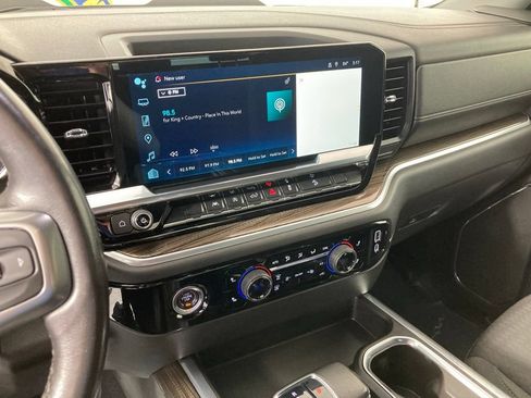 Used 2022 Chevrolet Silverado 1500 LT Trail Boss w/ Protection Package AWD/4WD image 2