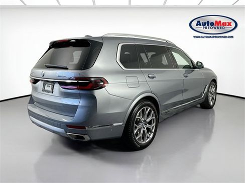 Used 2025 BMW X7 xDrive40i w/ Premium Package image 2