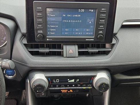 Used 2021 Toyota RAV4 XLE AWD/4WD image 13