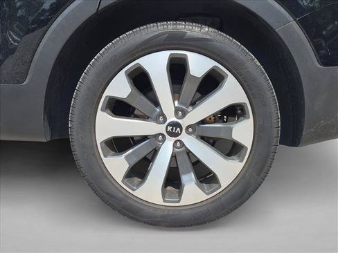 Used 2021 Kia Telluride S FWD image 13