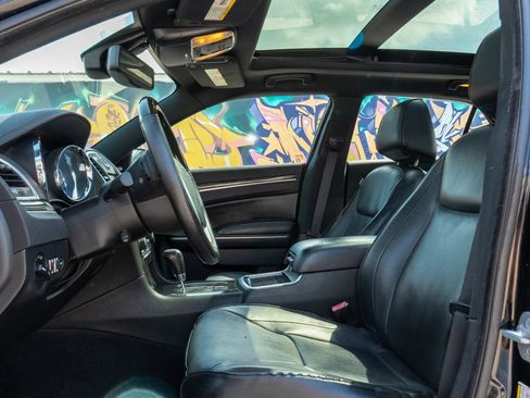 Used 2012 Chrysler 300 C RWD image 20