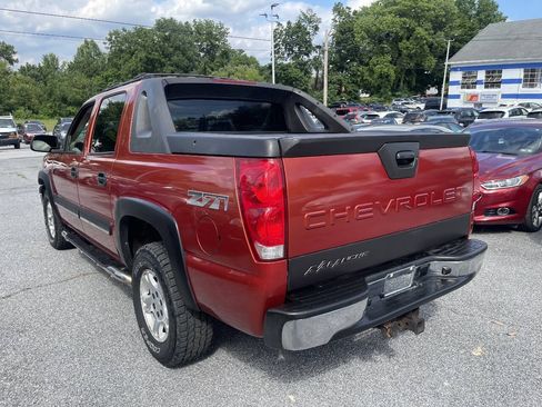 Used 2003 Chevrolet Avalanche 4x4 w/ Suspension Package, Off-Road image 8