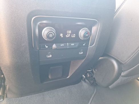 Certified 2024 Chevrolet Suburban Premier image 22