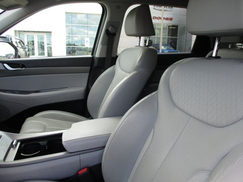 Used 2022 Hyundai Palisade SEL w/ Premium Package FWD image 14