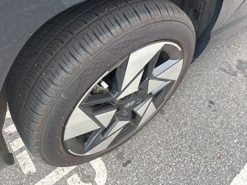 Used 2024 Hyundai Kona Limited image 6