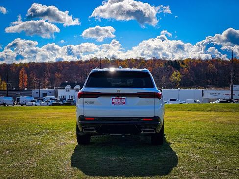 New 2026 Buick Enclave Sport Touring w/ Power Package image 5