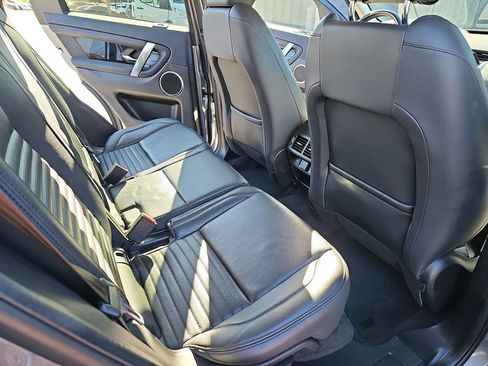 Used 2022 Land Rover Discovery Sport SE image 14