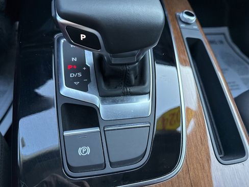 Used 2024 Audi Q5 2.0T Premium image 52