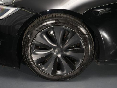 Used 2022 Tesla Model S image 16