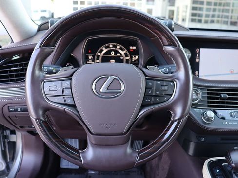 Used 2018 Lexus LS 500 image 19
