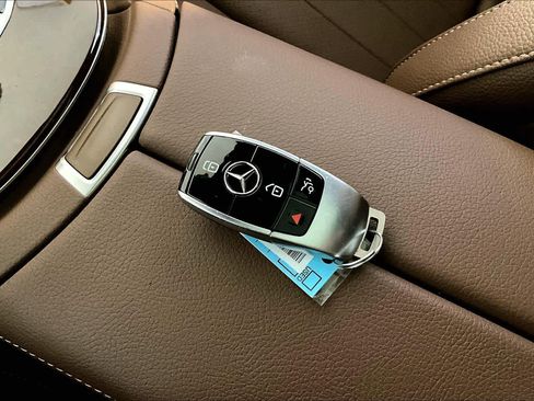 Used 2022 Mercedes-Benz E 450 4MATIC Sedan image 15