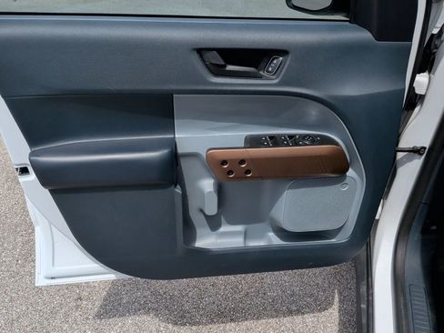 Used 2022 Ford Maverick Lariat FWD image 10