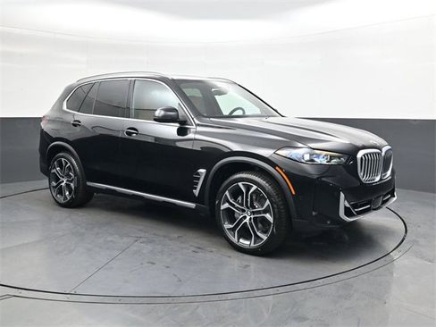 New 2026 BMW X5 xDrive40i w/ Climate Comfort Package image 2