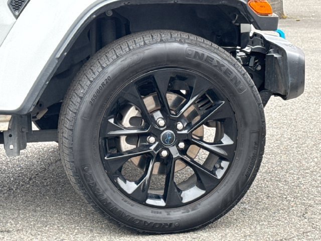 Used 2024 Jeep Wrangler Unlimited Sahara AWD/4WD image 7