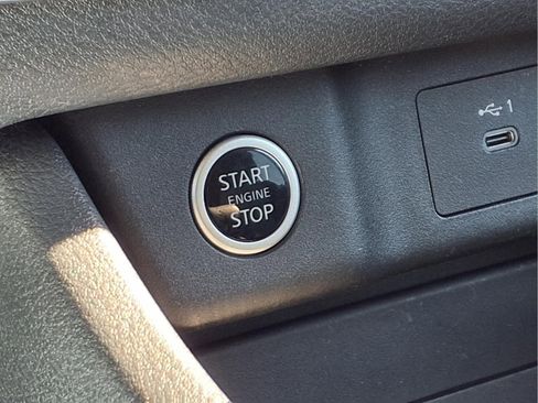 Used 2022 Nissan Rogue SV FWD image 21