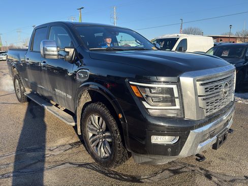 Used 2024 Nissan Titan Platinum Reserve w/ Moonroof Package image 3