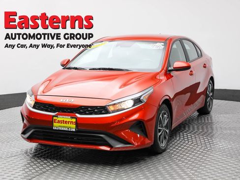 Used 2023 Kia Forte LXS image 1