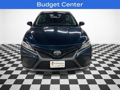 Used 2018 Toyota Camry SE w/ Moonroof Package FWD image 3