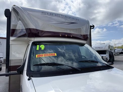 Used 2019 Ford E-450 and Econoline 450 Super Duty w/ Motorhome Prep Package RWD image 39