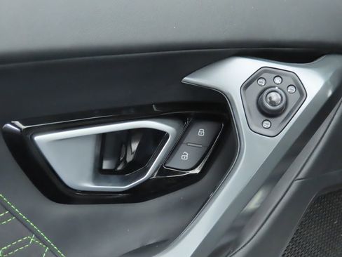 Used 2023 Lamborghini Huracan EVO image 21