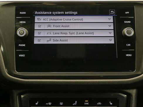 Certified 2023 Volkswagen Tiguan SE image 32