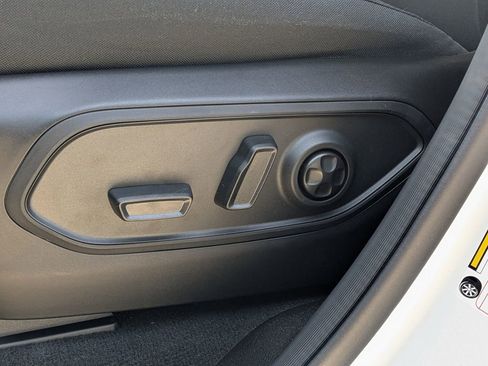 Used 2025 Jeep Grand Cherokee Laredo X w/ Trailer Tow Package image 19