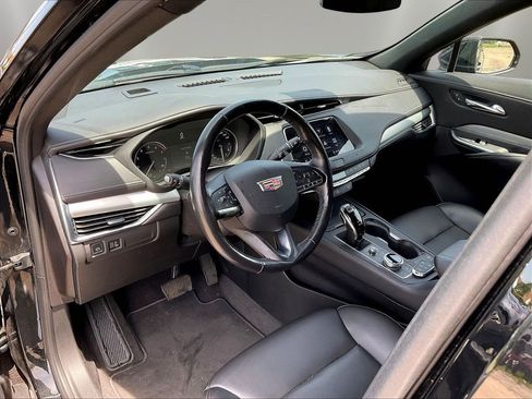 Used 2020 Cadillac XT4 Premium Luxury AWD/4WD image 16