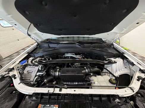 Used 2023 Ford Explorer Platinum w/ Technology Package AWD/4WD image 18