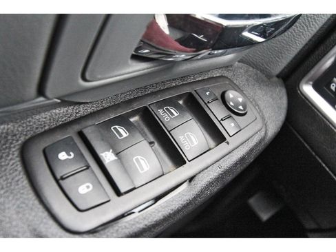 Used 2023 RAM 1500 Classic SLT w/ Electronics Group AWD/4WD image 19