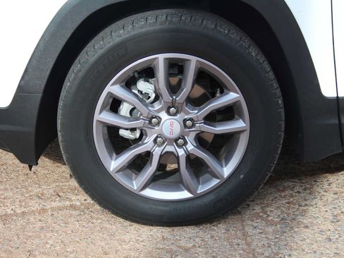 Used 2023 GMC Terrain SLT FWD image 16