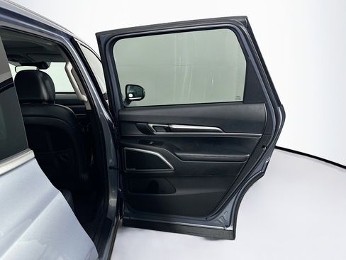 Used 2025 Kia Telluride S AWD/4WD image 32