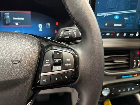 Used 2023 Ford Escape SE w/ PHEV Premium Package image 16