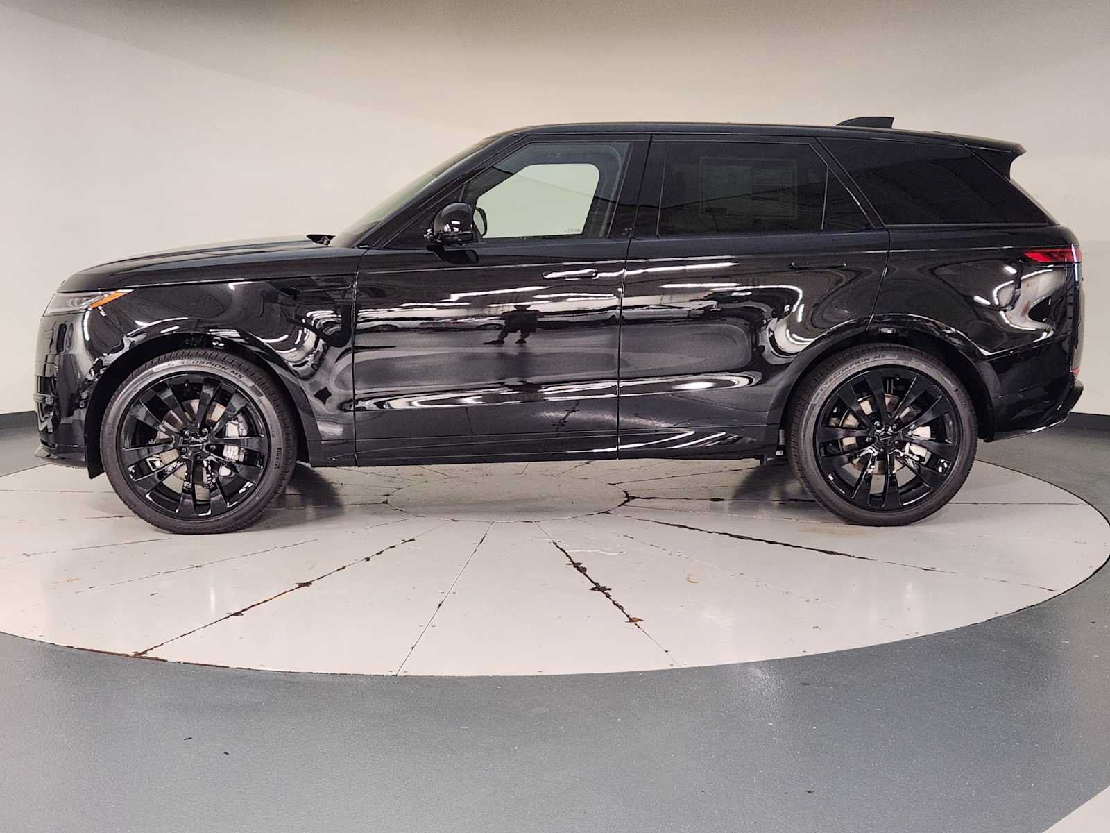 New 2027 Land Rover Range Rover Sport Dynamic SE AWD/4WD image 5