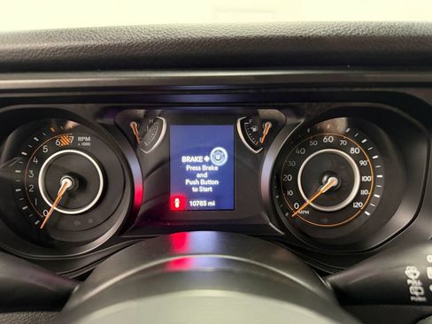 Used 2025 Jeep Wrangler Sport AWD/4WD image 18
