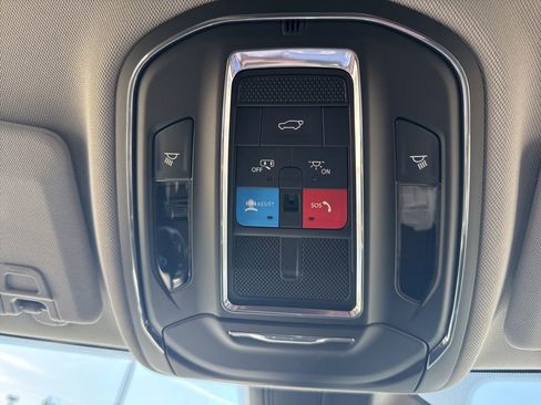 Used 2023 Jeep Grand Cherokee Laredo w/ Luxury Tech Group I AWD/4WD image 49