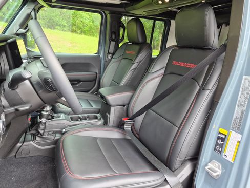 Used 2026 Jeep Wrangler Unlimited Rubicon w/ Safety Group AWD/4WD image 5