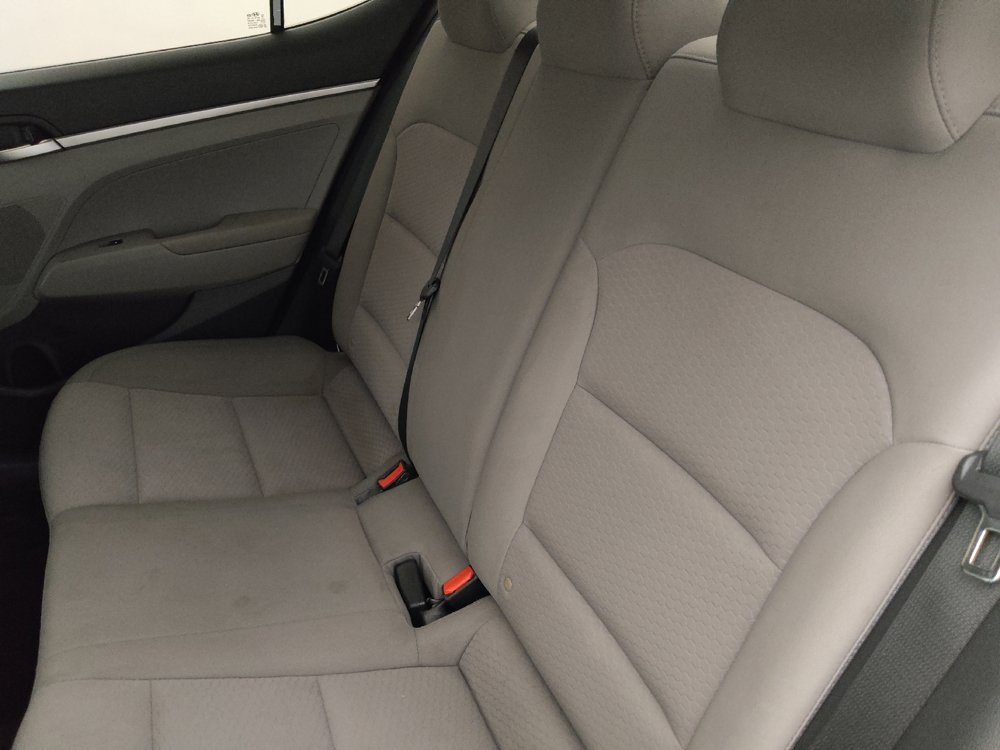 Used 2020 Hyundai Elantra SE w/ Cargo Package (C1) FWD image 18