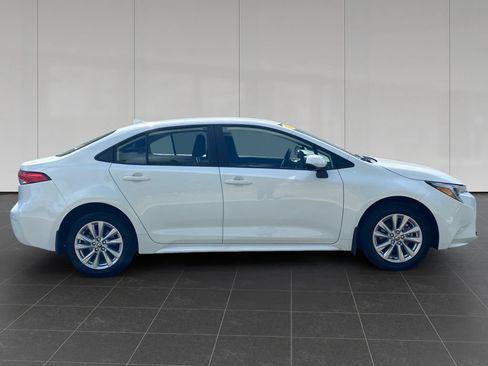 Used 2026 Toyota Corolla LE w/ LE Premium Package FWD image 6